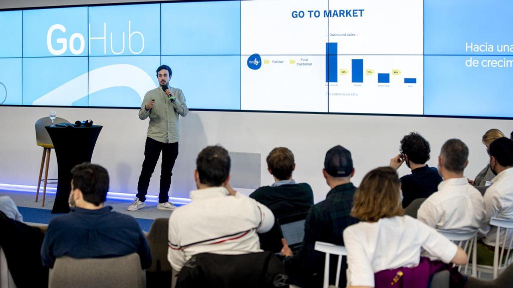 Xavier Ardanuy, de Okify, 'pitcheando' en GoHub Day celebrado la semana pasada.