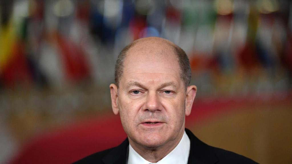 Olaf Scholz, canciller de Alemania, en el Consejo Europeo de emergencia celebrado el jueves tras los bombardeos de Rusia en Ucrania.