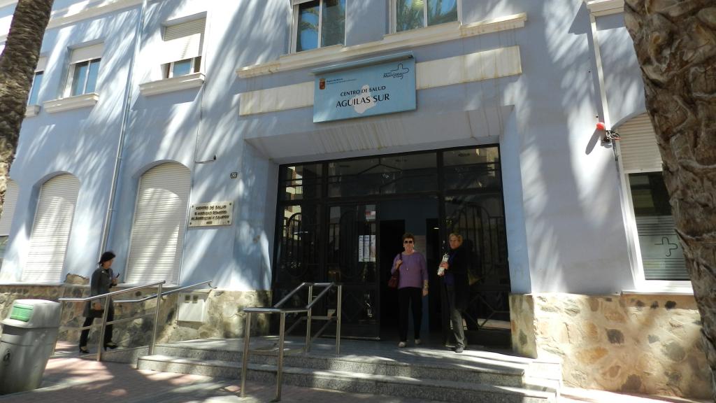Fachada del Centro de Salud Águilas-Sur al que acudió la adolescente antes de automedicarse para abortar.