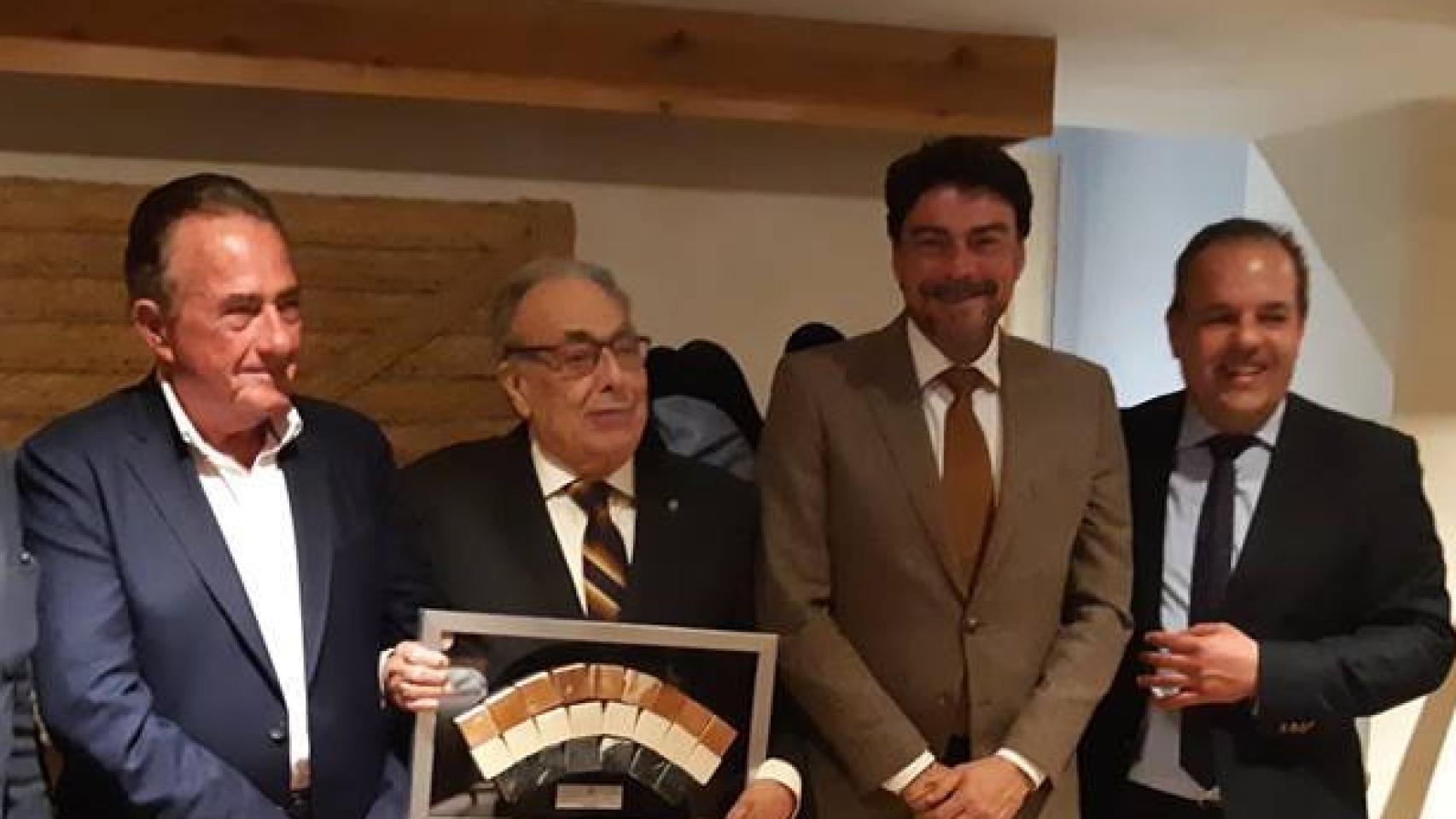 Juan Riera y Carlos Baño, en los extremos de la imagen.