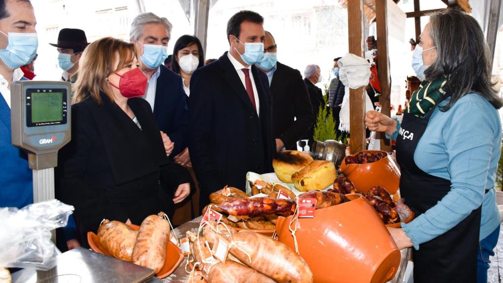 El presidente de la Câmara Municipial, Hernani Dias, inaugura el Festival del Butelo de Braganza