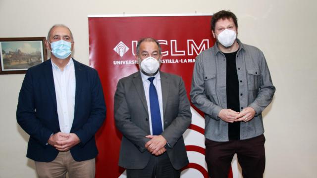 Raimundo Alcaide, José Julián Garde y Andrés Martínez, de izquierda a derecha.