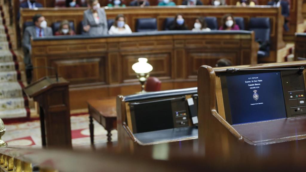 El escaño vacío de Pablo Casado, tras despedirse del Congreso.