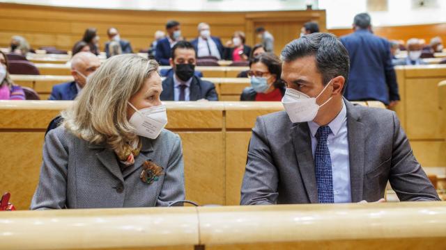 Nadia Calviño y Pedro Sánchez.