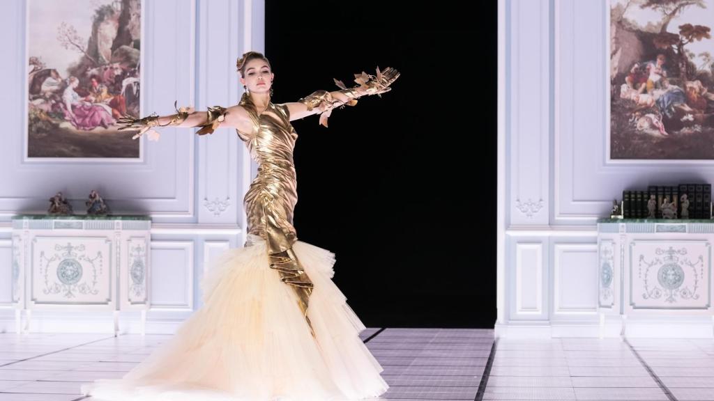 Gigi Hadid en el desfile de Moschino.
