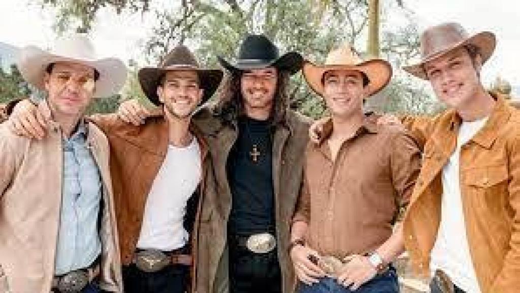 Parte del reparto de la segunda temporada de 'Pasión de gavilanes'.