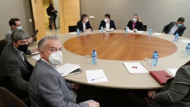 Reunión entre Soria ¡Ya! y el Partido Popular. Fotografía: Rubén Cacho / ICAL