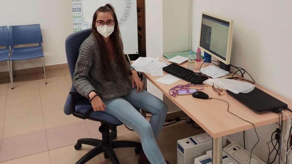 Una estudiante disfrutando de estas becas