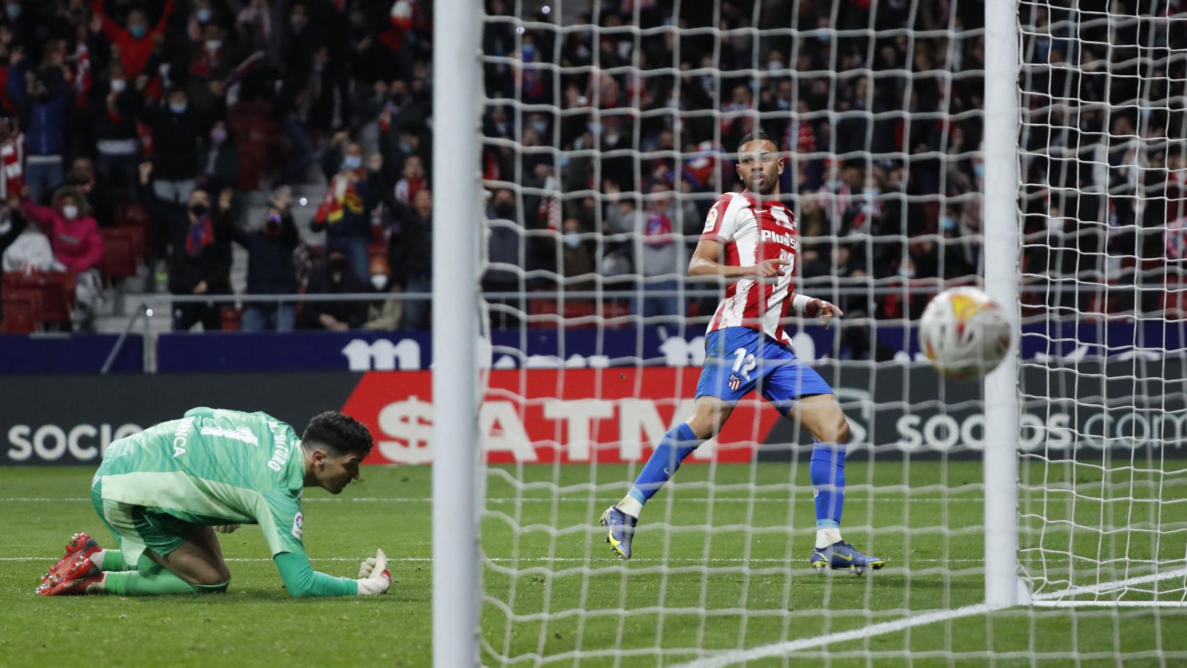 Renan Lodi marca el segundo gol ante el Celta.