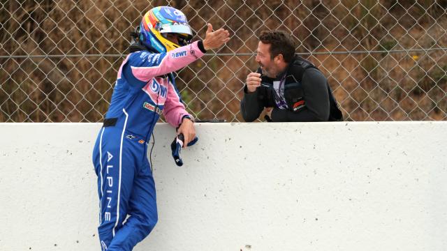 Fernando Alonso en los test de pretemporada 2022 de Barcelona