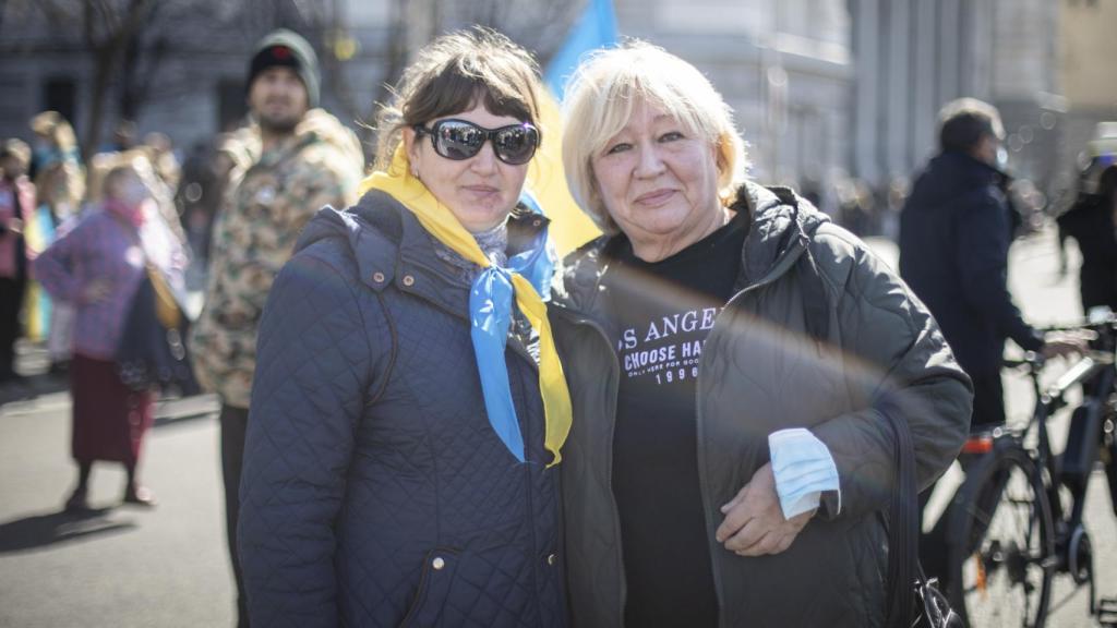 Mariya y Yurika, dos abuelas ucranianas que temen por la vida de sus hijos y sus nietos.