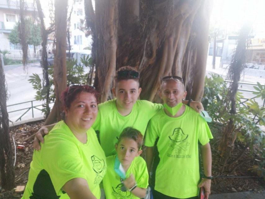 Duván junto a su familia