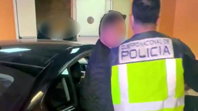 El delincuente, en un momento de su detención.