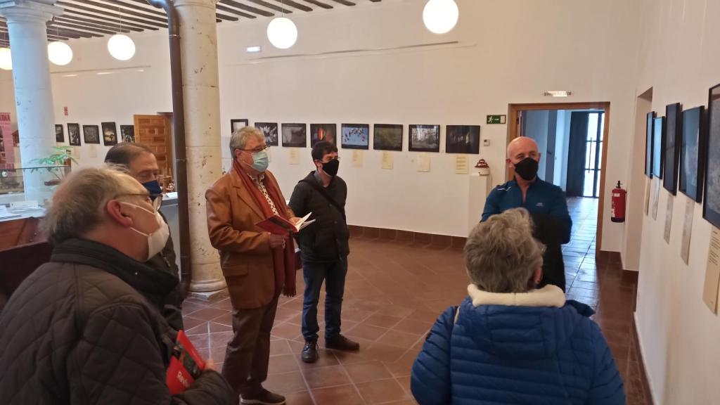 Ampudia se llena de poesía con el recital de la exposición Revive 2020