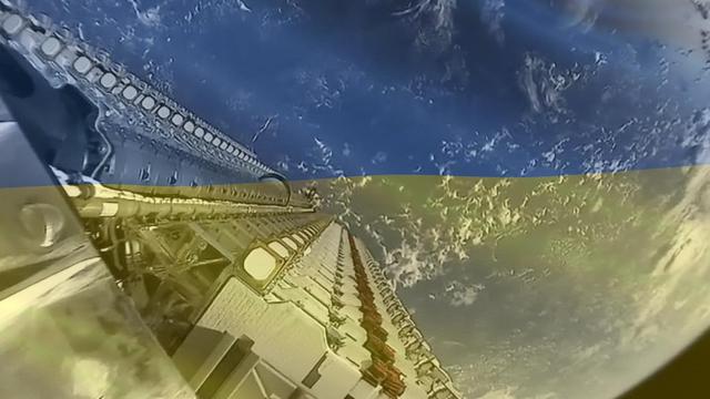 Satélite de Starlink con la bandera de Ucrania.
