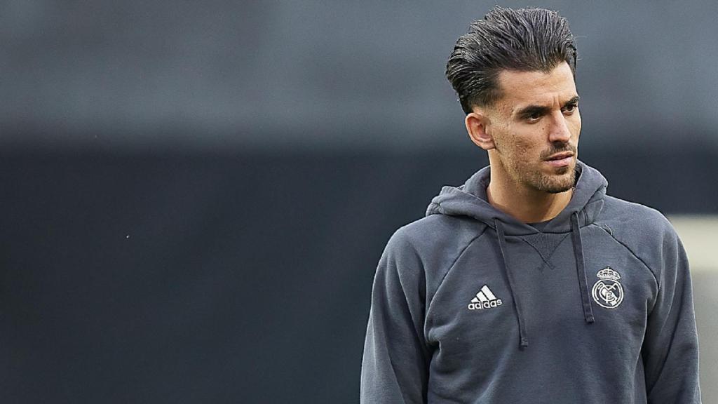 Dani Ceballos, sobre el césped de Vallecas.