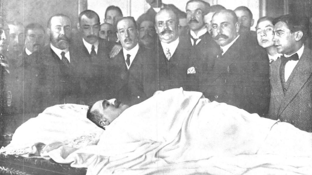 El cadáver del asesinado presidente Canalejas en el Ministerio de la Gobernación.