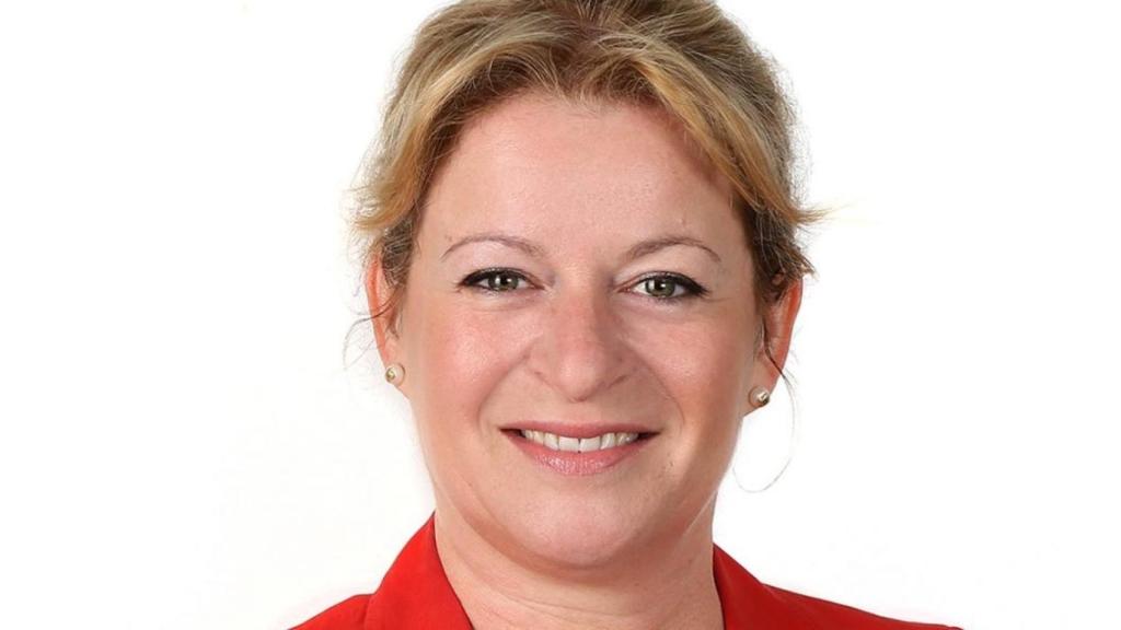 Ana Serna.
