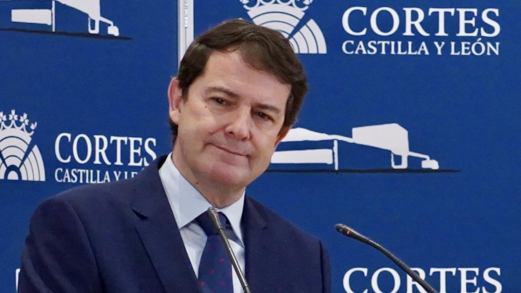 El presidente en funciones, Alfonso Fernández Mañueco, en una de sus comparecencias en las Cortes durante la ronda de negociaciones