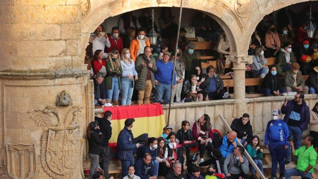 El alcalde de Ciudad Rodrigo, Marcos Iglesias, en el momento de anunciar que sigue el Carnaval