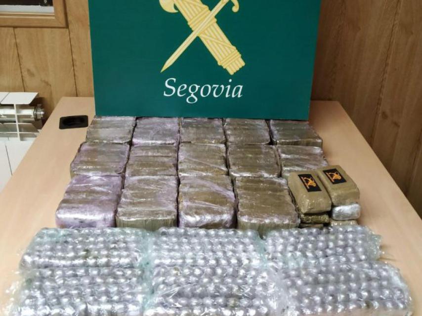 Imagen de la droga incautada por la Guardia Civil