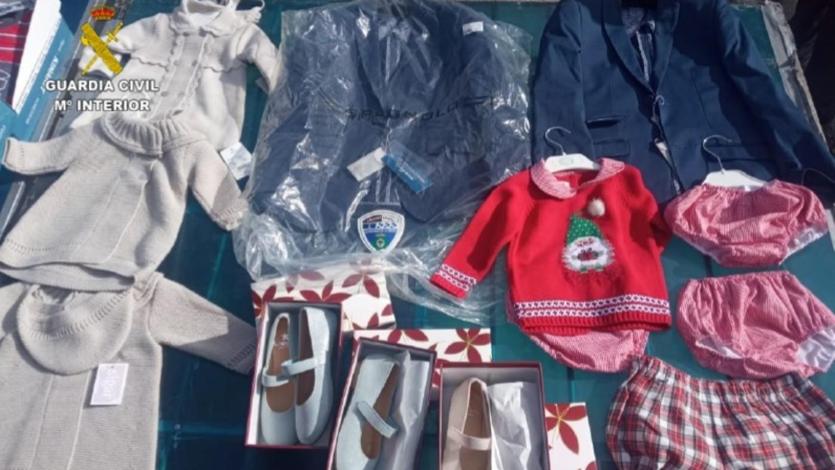 Parte de la ropa recuperada por la Guardia Civil.