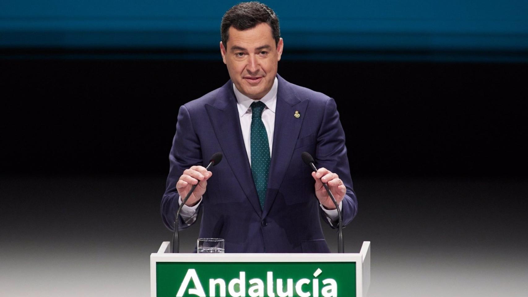 El presidente de la Junta, Juanma Moreno, en la entrega de medallas por el Día de Andalucía.