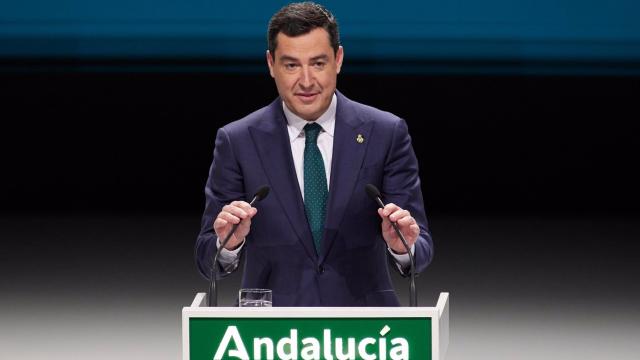 El presidente de la Junta, Juanma Moreno, en la entrega de las Medallas.