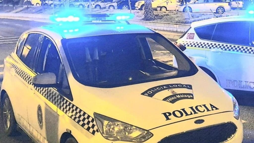 Un coche de la Policía Local de Vélez-Málaga.