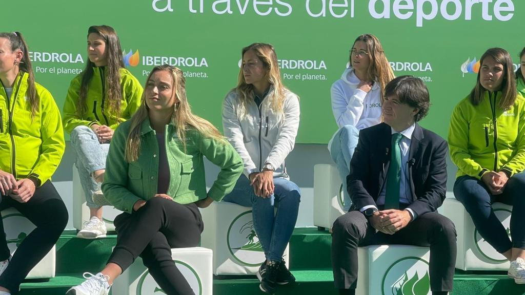 Acto de presentación en el estadio Vallehermoso.