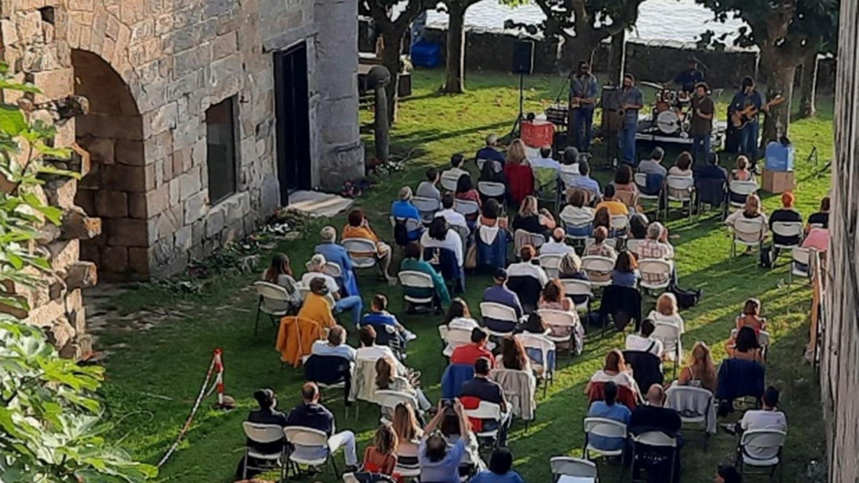 Cerca de 5.000 personas visitaron el Monasterio de Oia durante la pasada temporada estival