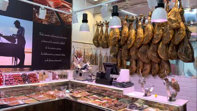 Jamonería Casa Cerralbo, en la calle Príncipe de Vigo.