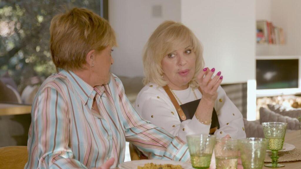 Bárbara Rey y Chelo García Cortés.