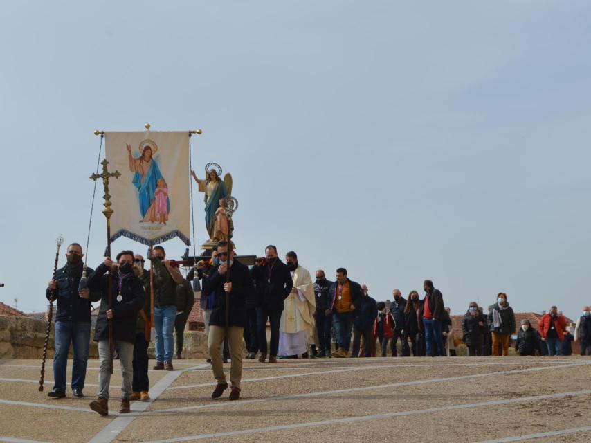 La Cofradía del Santo Ángel de la Guarda ha procesionado por Cigales