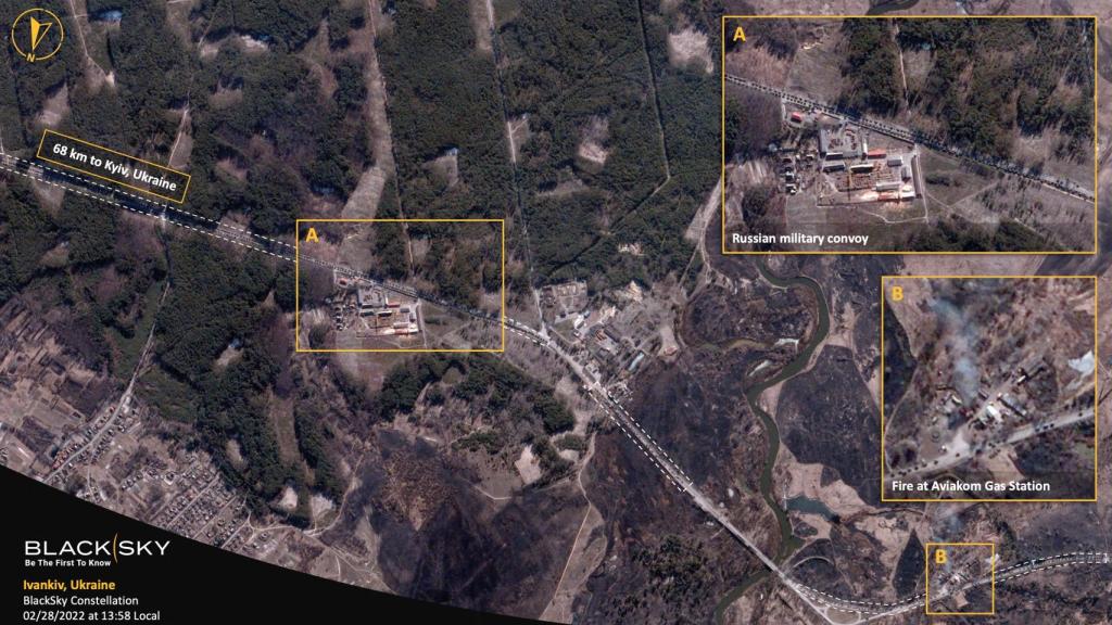 Imagen satelital de la evolución del convoy ruso y de los bombardeos del Kremlin sobre Ucrania.
