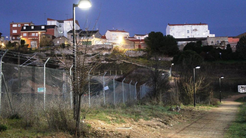 El Ayuntamiento de Zamora instala luminarias en tres de los accesos más transitados a Valorio