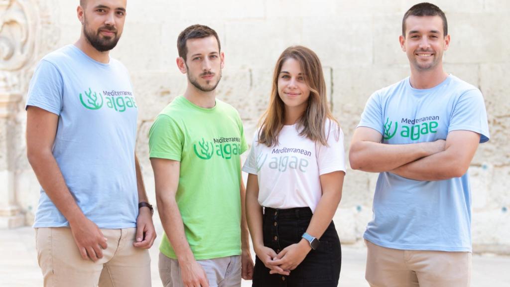 Alejandro Simón, Guille del Barco, Silvia Antón y Yago Sierras, equipo de Mediterranean Algae.
