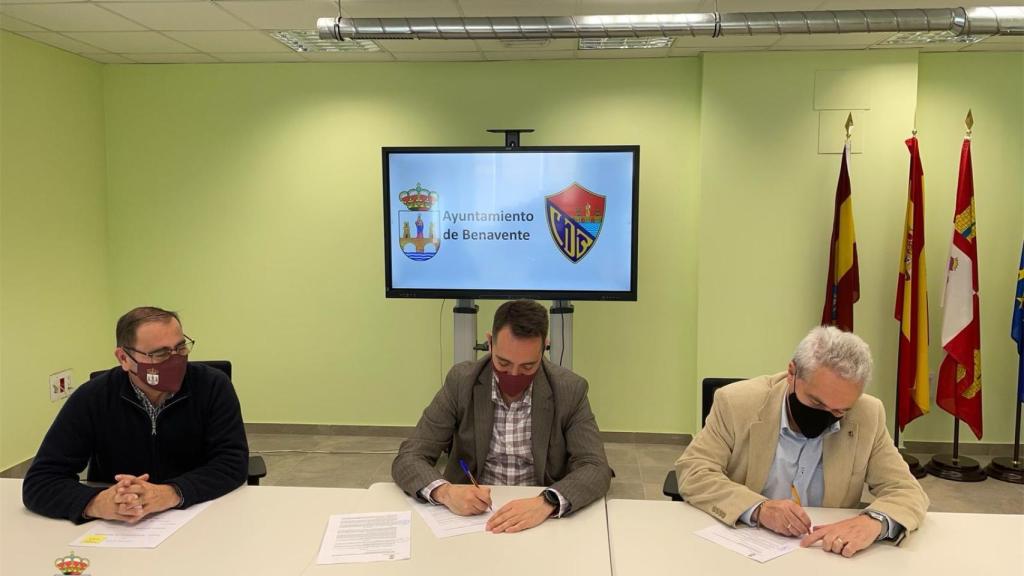 Firma de colaboración entre ambas entidades