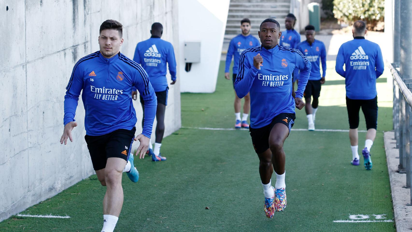 Luka Jovic y David Alaba, en las cuestas de Valdebebas.