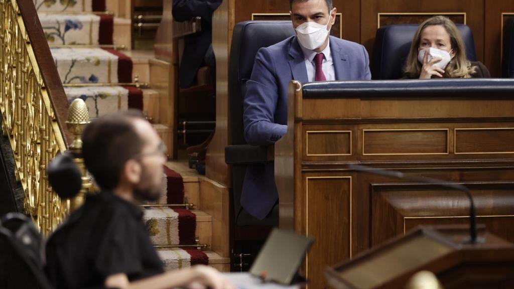 Pablo Echenique, portavoz de Unidas Podemos, se dirige Pedro Sánchez, tras su discurso por la guerra en Ucrania.