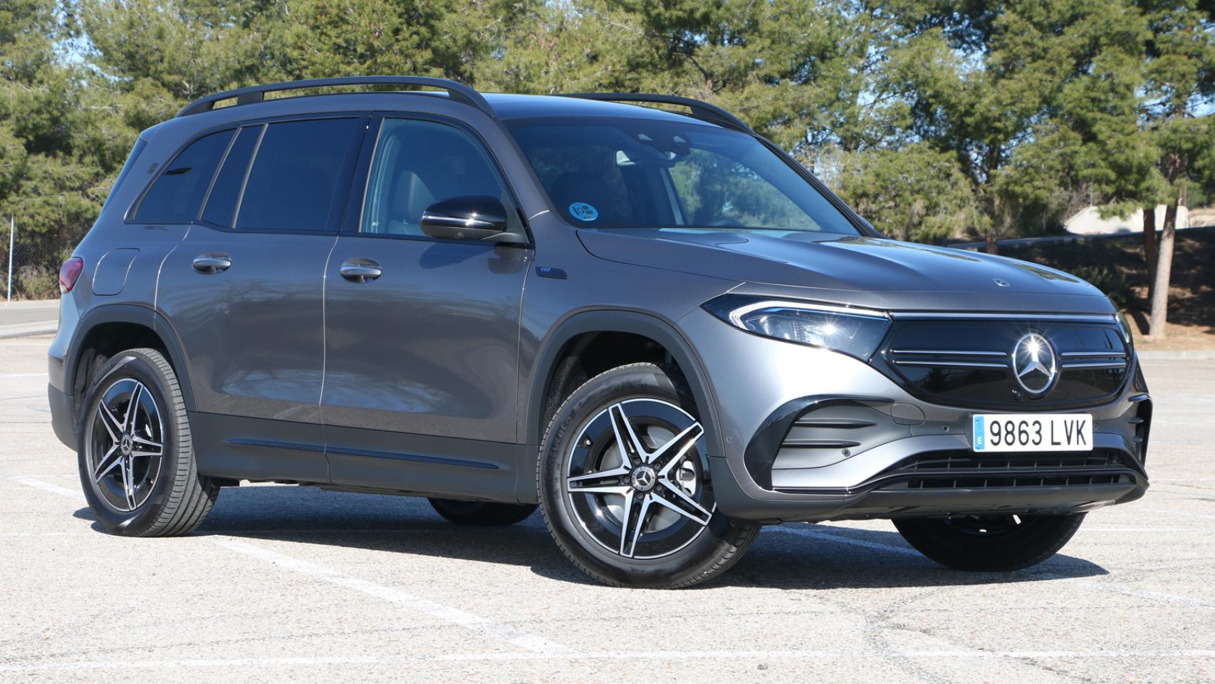 Imagen del Mercedes EQB 300 durante la toma de contacto.