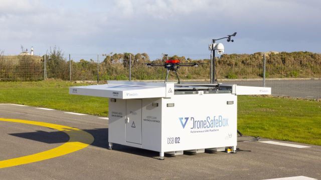 Hangar robotizado para drones que será adaptado y evolucionado para integrarlo en el vehículo nodriza.