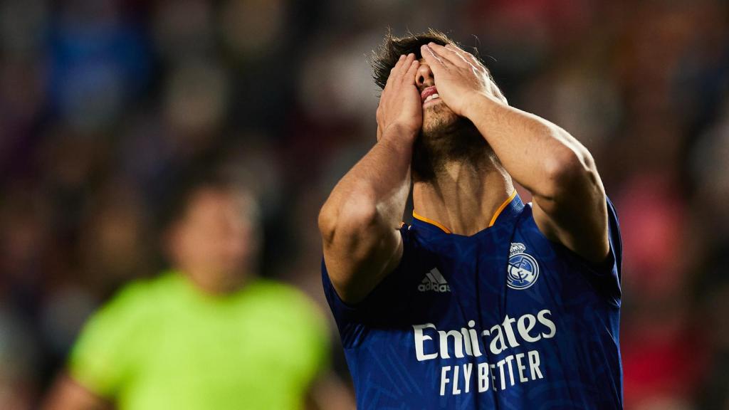 Marco Asensio se lamenta tras una ocasión.