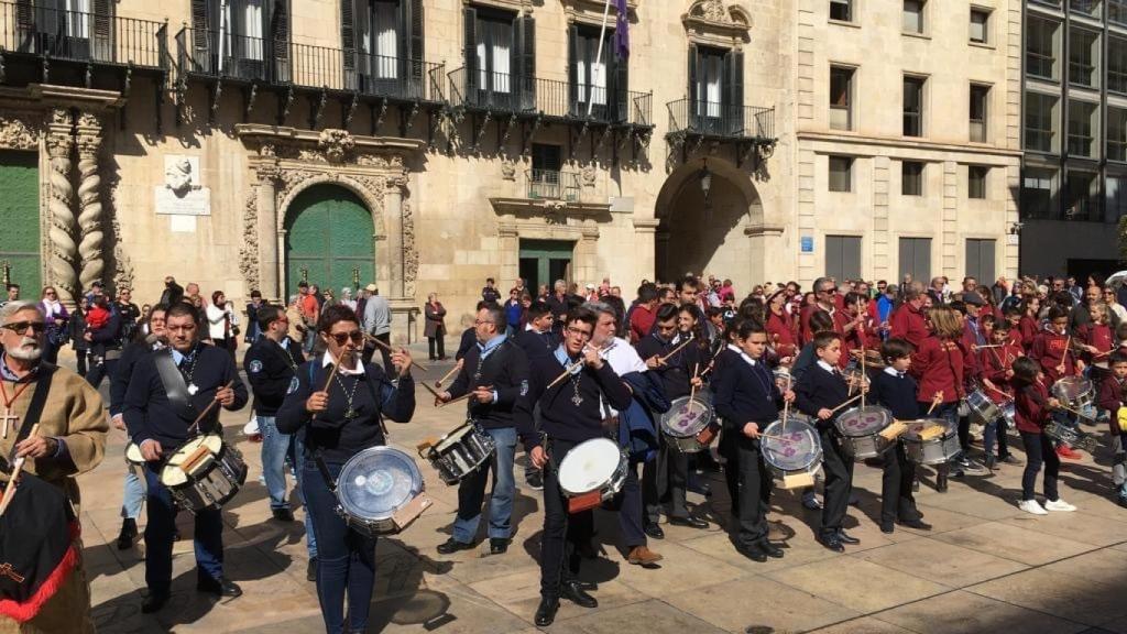 Imagen de la fiesta de la tamborrada, Alicante.