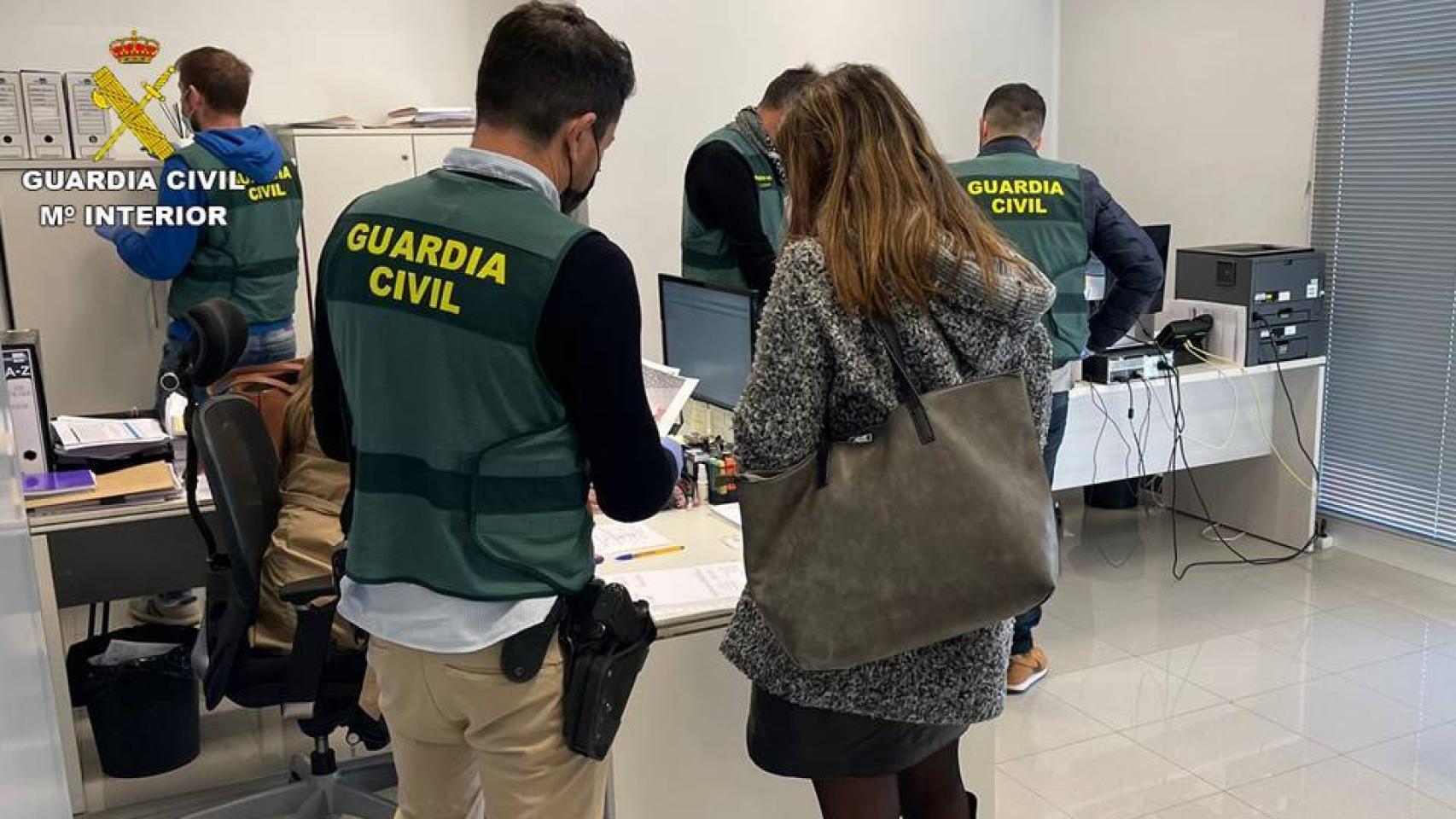 Detienen a un empresario en Alicante por explotar a sus trabajadores y pagarles en función de su nacionalidad.