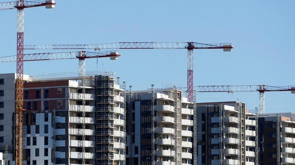 Viviendas en construcción en Valencia, en imagen de archivo.