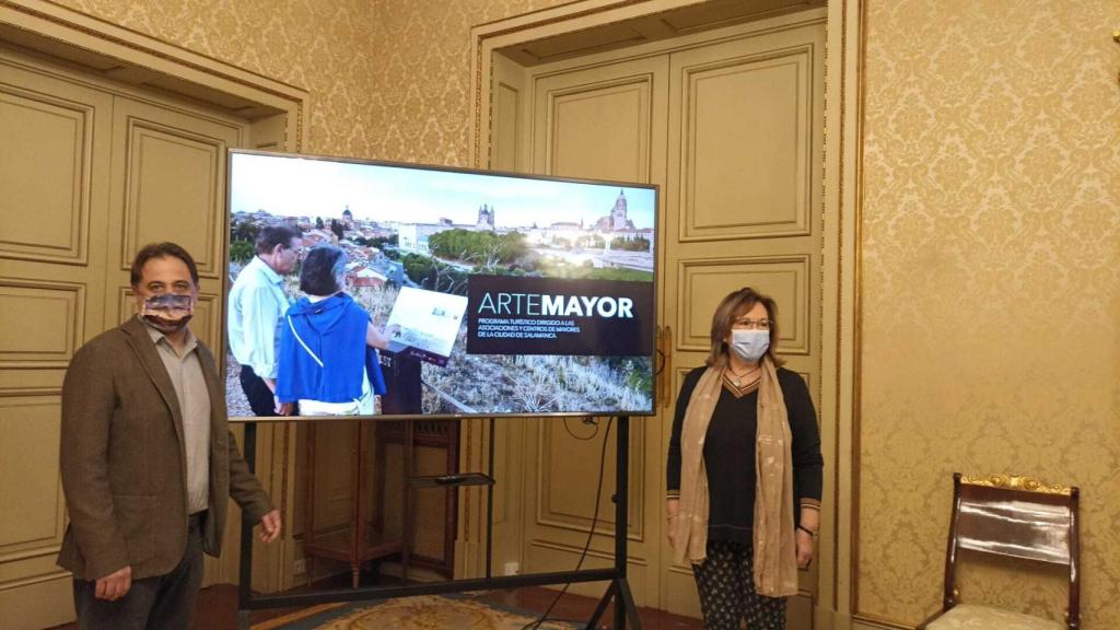 Los concejales Fernando Castaño e Isabel Macías presentan el 'Programa Artemayor'