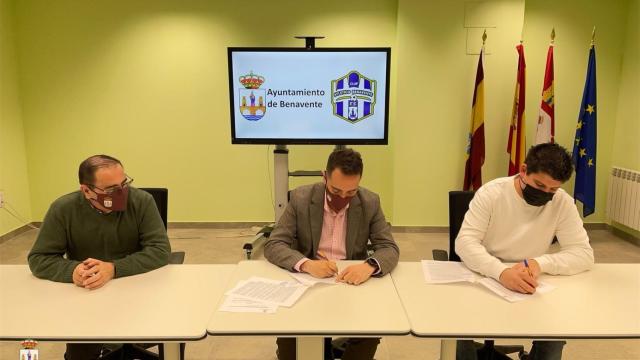 El Ayuntamiento apoya con 25.000 euros al Atlético Benavente F.S.