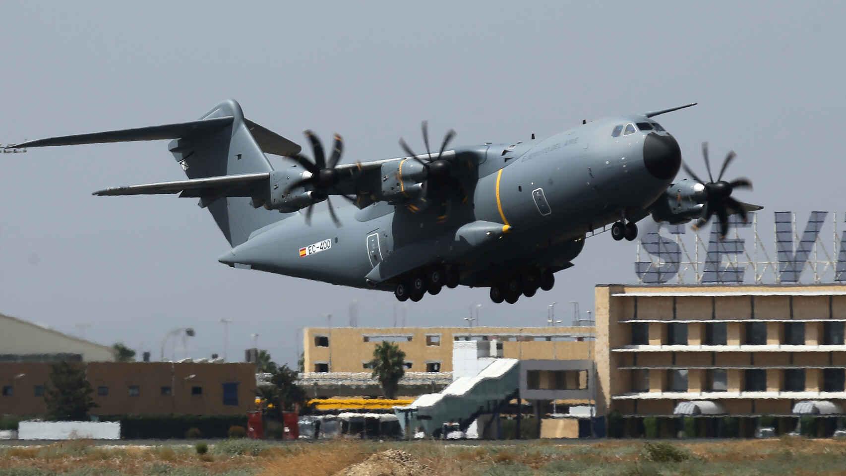 Un Airbus A400M del Ejército del Aire en Sevilla.