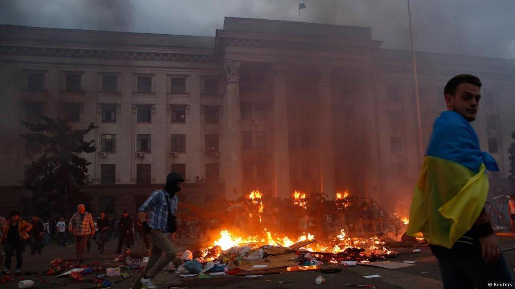 La Casa de los Sindicatos de Odesa en llamas durante los altercados de 2014.